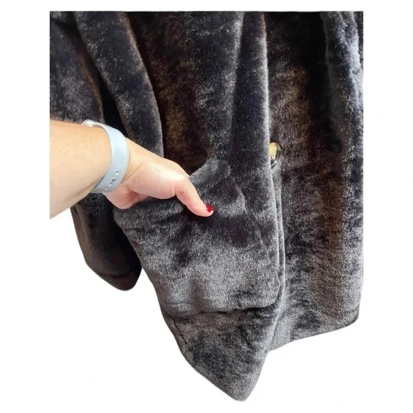 Pretty LITTLE THING ladies size 10 faux fur coat. NWT’s. Warm. Black. - Picture 6 of 14